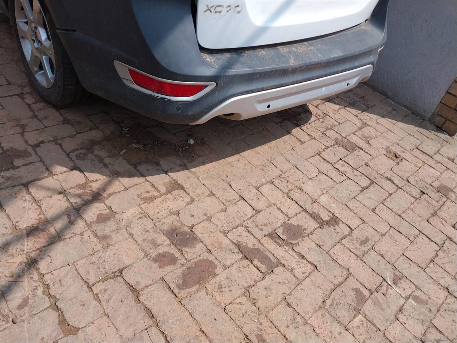 VOLVO XC70 T6 2008 REAR BUMPER FOR SALE (DELIVERY COUNTRY WIDE) - Private Seller