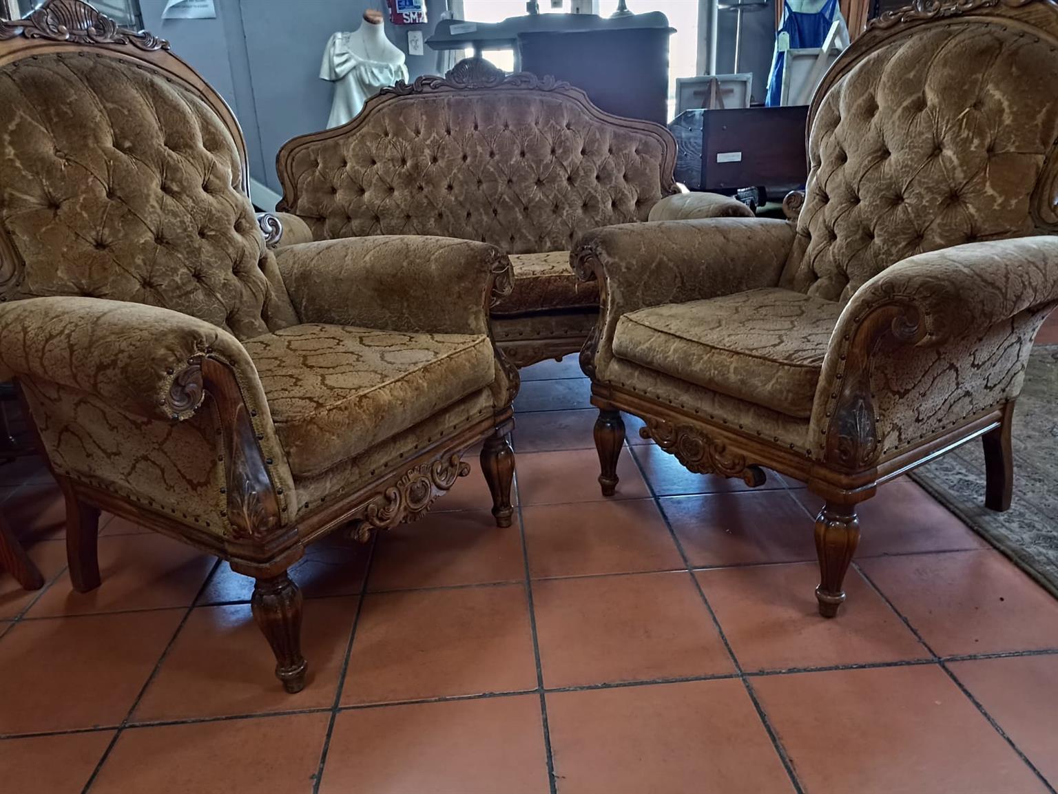 PRESIOUS ANTIQUE LOUNGESUITE PRESIOUS ANTIQUE LOUNGESUITE