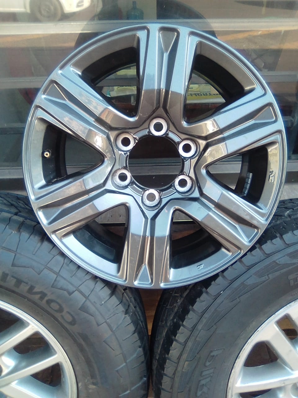 17inch Toyota Hilux/Fortuner original mag to use for spare - Private Seller 17inch Toyota Hilux/Fortuner original mag to use for spare - Private Seller