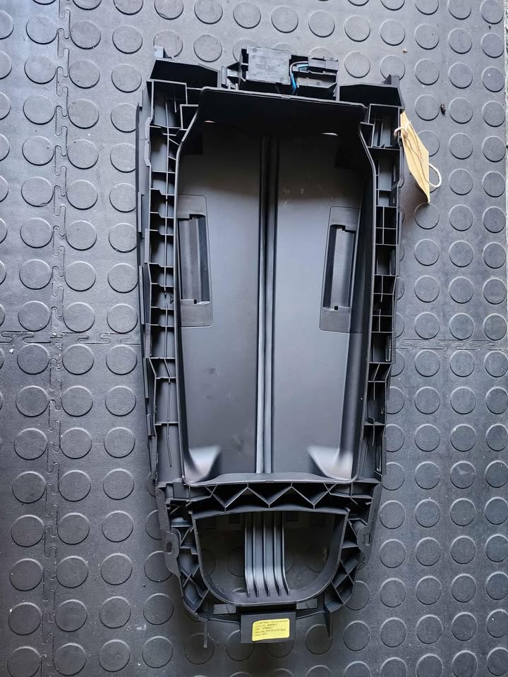 BMW CENTER CONSOLE. - 750i 650i 740i M6 - Private Seller