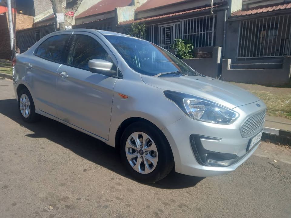 2018 Ford Figo Sedan 1.5 Petrol, Manual, Silver,