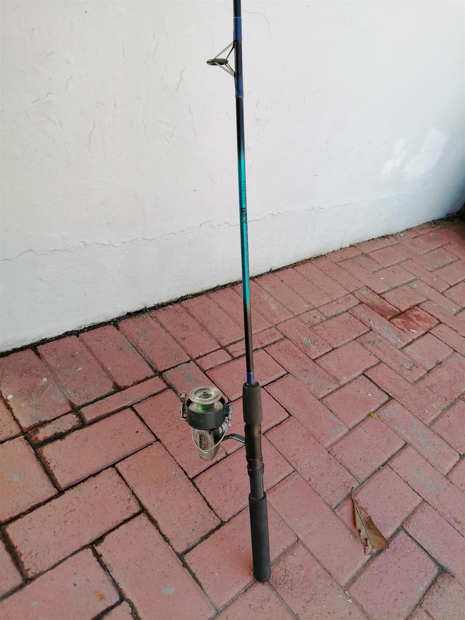 Children fishing rod2100mm with catrol. with catrol .