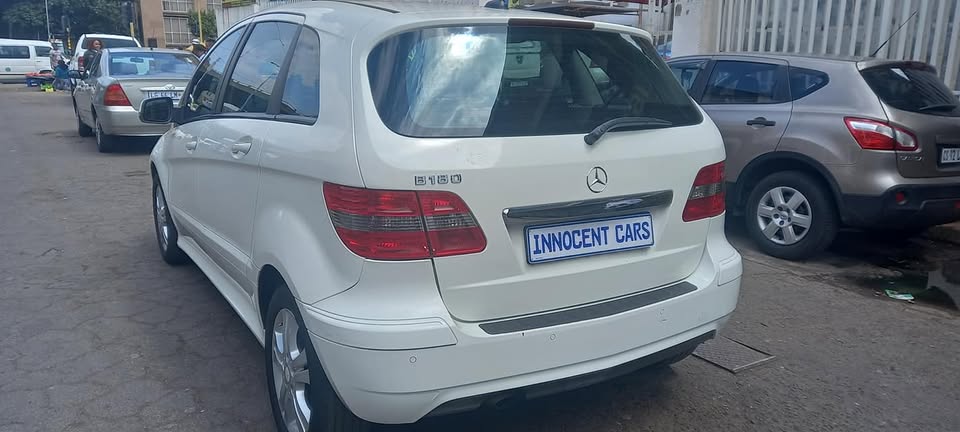 2010 MERCEDES-BENZ B180 PETROL AUTOMATIC TRANSMISSION, WHITE COLOUR