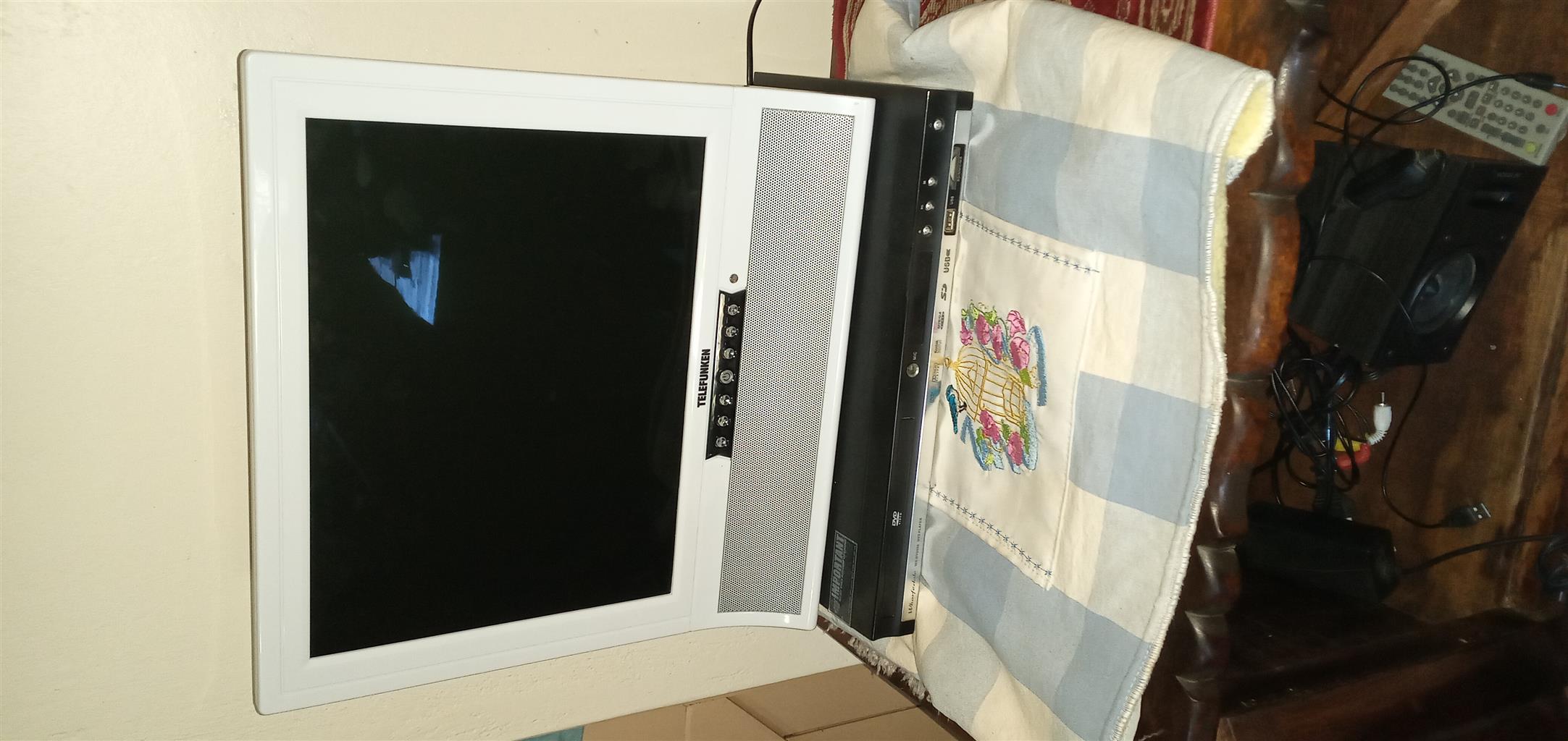 DVD Player + Monitor Condition - Good!