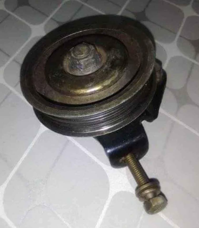 Belt tensioner Honda Civic - Private Seller Belt tensioner Honda Civic - Private Seller