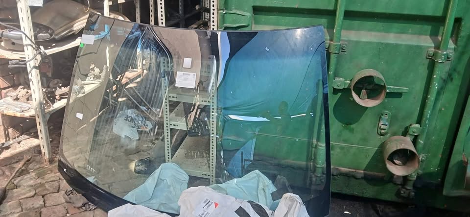 NISSAN MURANO WINDSCREEN FOR SALE - Private Seller NISSAN MURANO WINDSCREEN FOR SALE - Private Seller