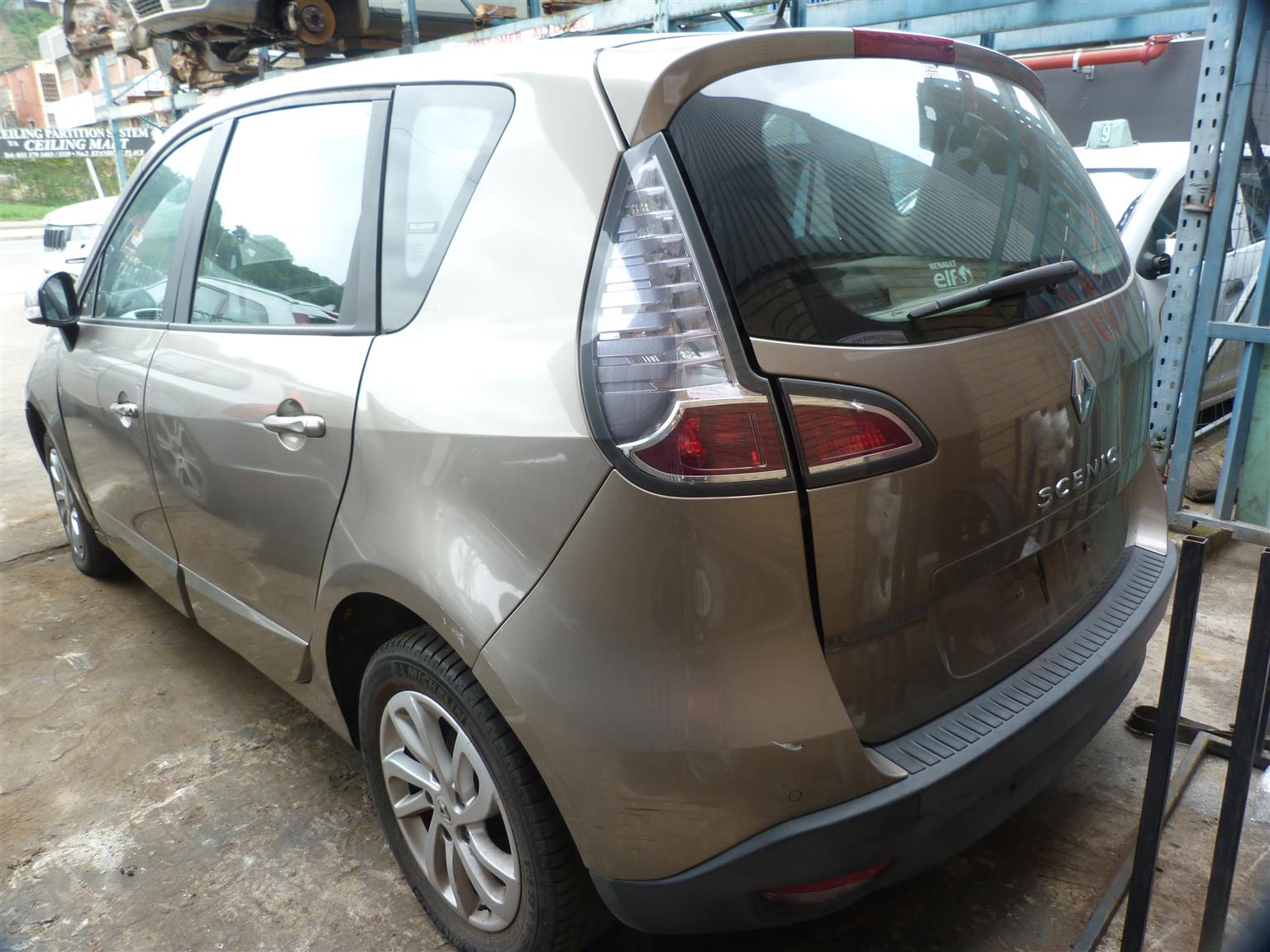 Renault Scenic III 1.6 Manual Gold - 2013 SPARESBOYZ STRIPPING FOR SPARES - Private Seller