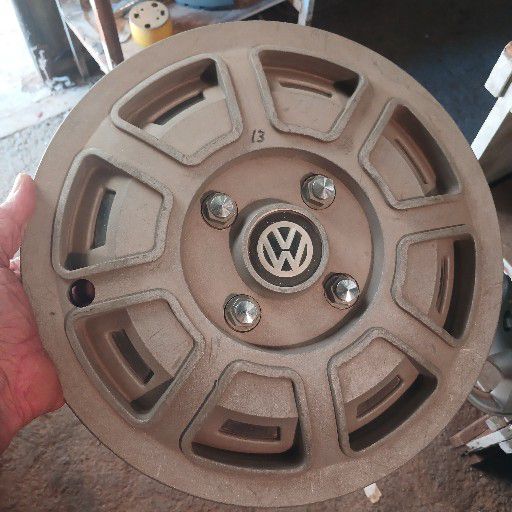 VW older, wheel cap - Private Seller VW older, wheel cap - Private Seller