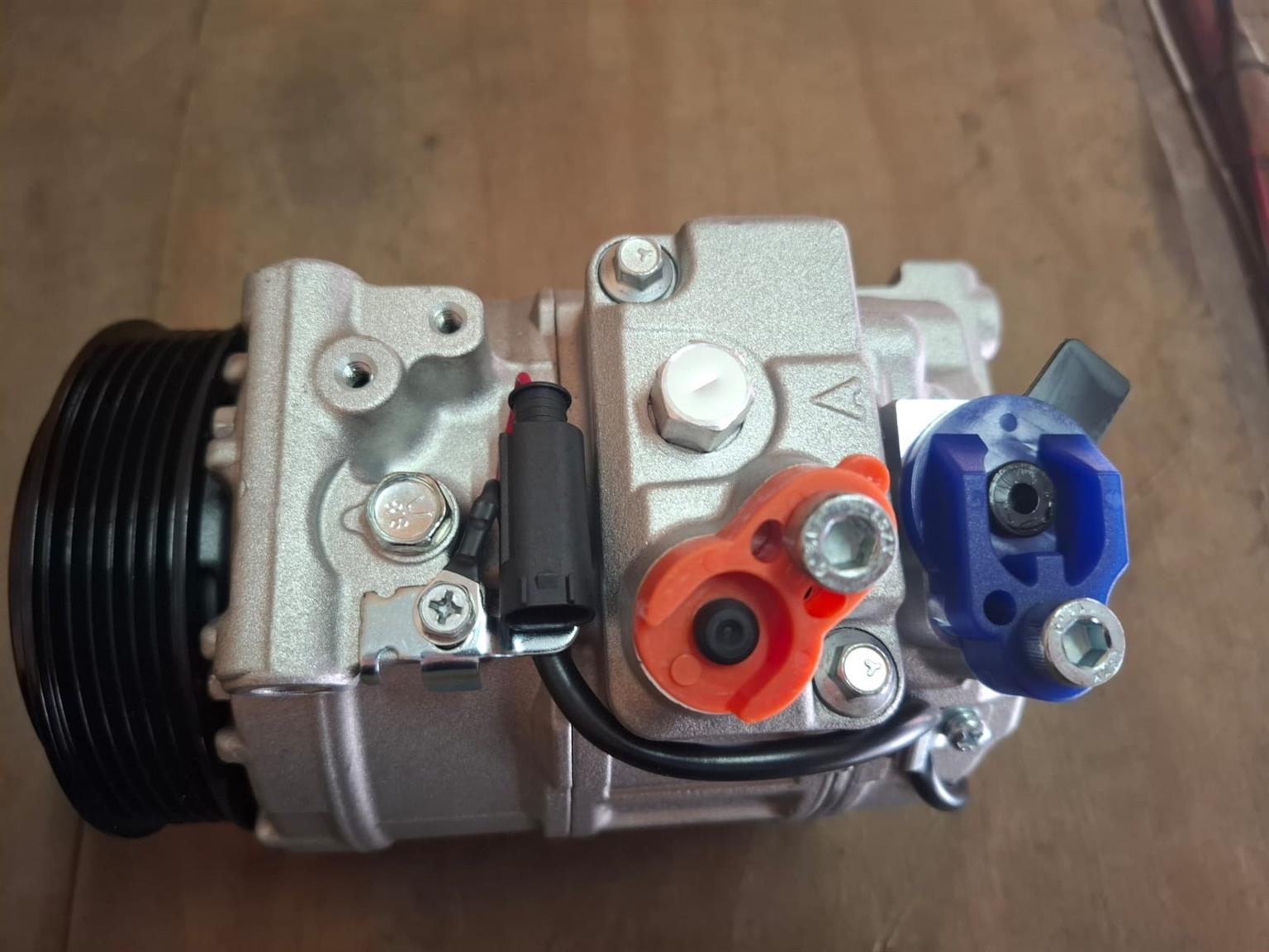 Mercedes Vito 115 W203 C220 CDI 6 PK Aircon Pump M646 - For Sale