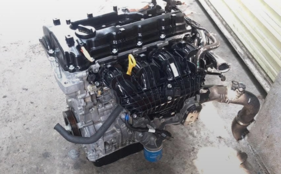Hyundai g4kh 2.0l Engine with Gearbox - Private Seller Hyundai g4kh 2.0l Engine with Gearbox - Private Seller