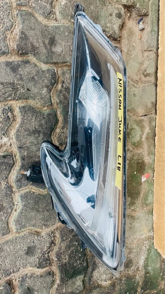 Nissan Juke headlight - Private Seller Nissan Juke headlight - Private Seller