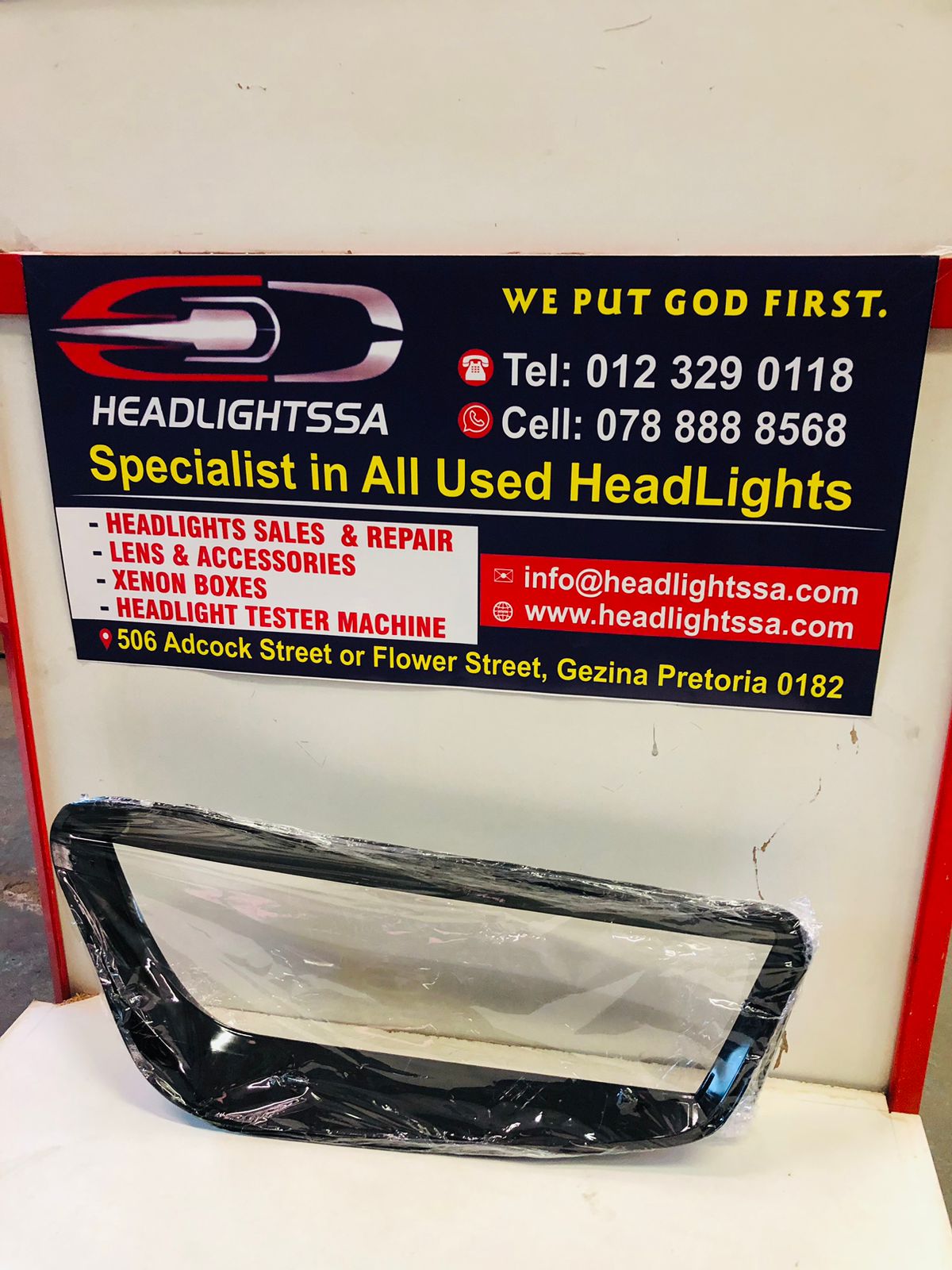 Audi Q5 left side headlight lens cover - Private Seller Audi Q5 left side headlight lens cover - Private Seller