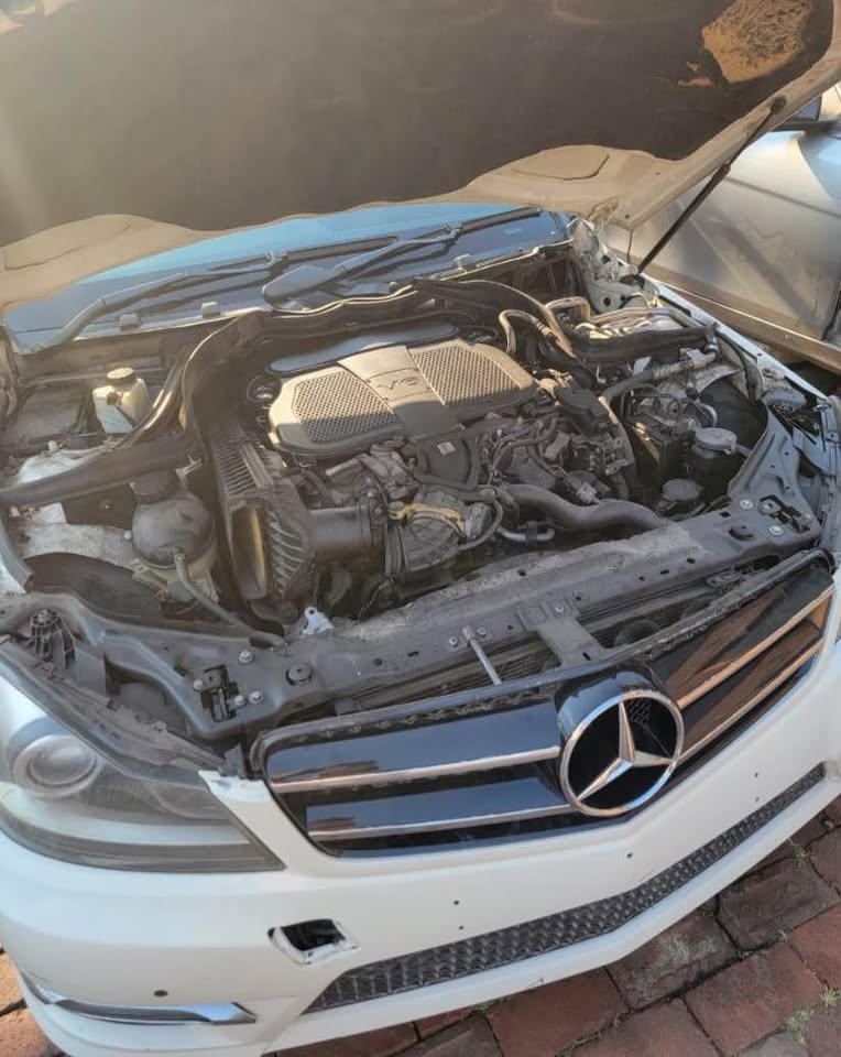Mercedes Benz W204 facelift AMG for stripping