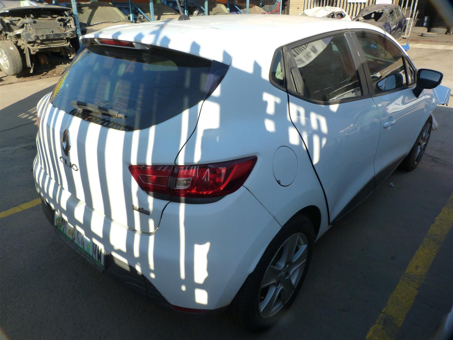Renault Clio IV 900T Expression - 2015 - Private Seller Renault Clio IV 900T Expression - 2015 - Private Seller