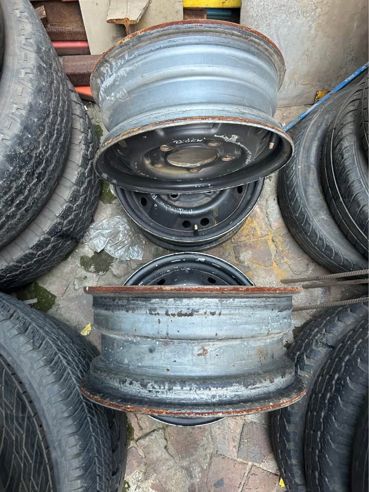 Mahindra Bolero 15” Rims For Sale @Circle 7 Used Parts Call or WhatsApp - Private Seller