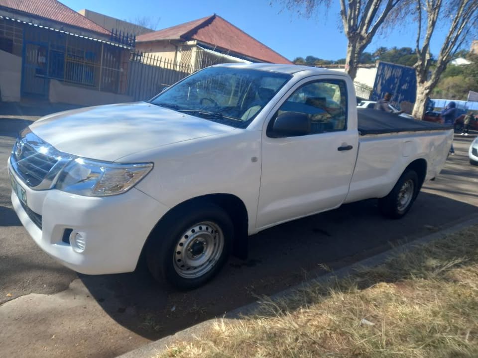 2012 Toyota Hilux single cab 2.5 Diesel, Manual, White, Leather seat,