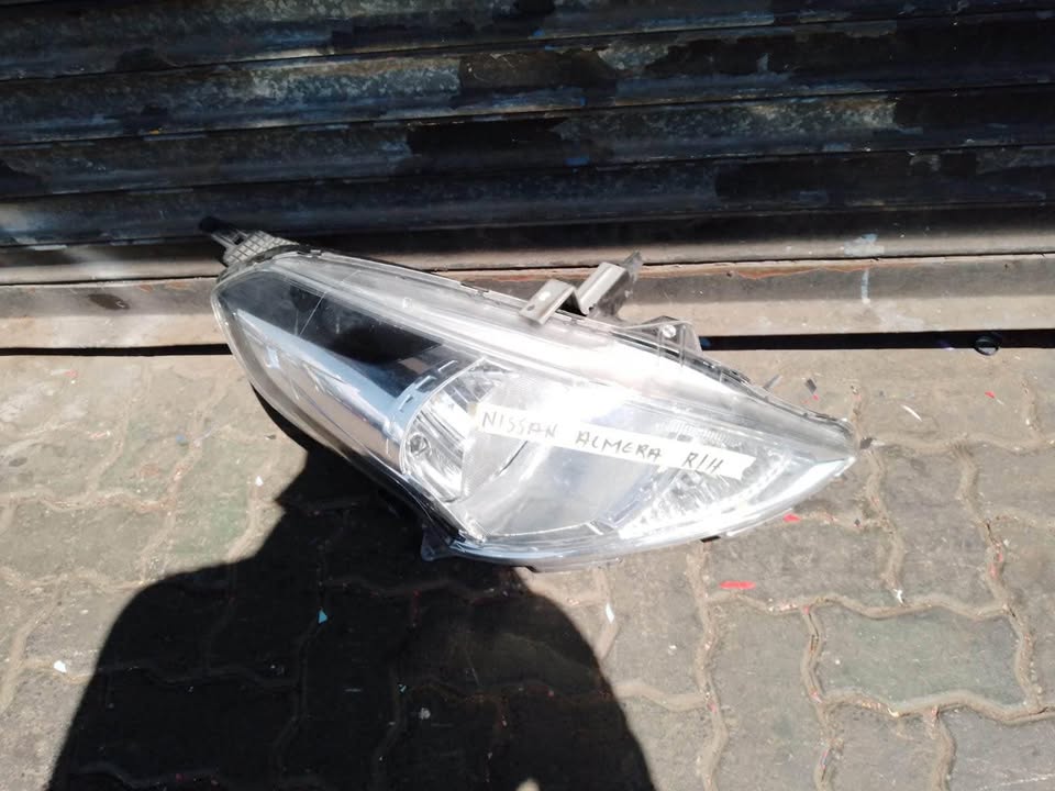 Nissan Almera headlight - Private Seller Nissan Almera headlight - Private Seller