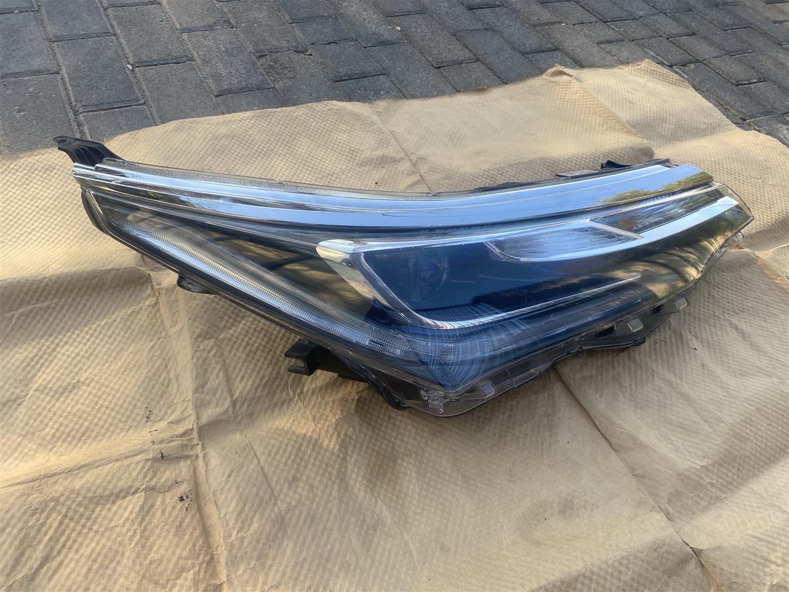 2019 TOYOTA COROLLA PRESTIGE FULL LED HEADLIGHT RIGHT SIDE FOR SALE