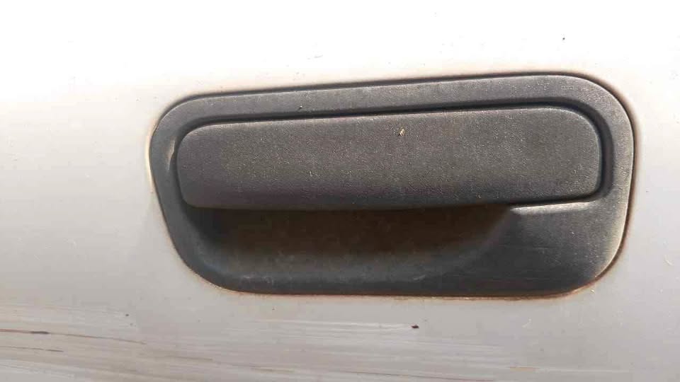 Opel Corsa Classic Sedan LR LR outer door handle - Private Seller Opel Corsa Classic Sedan LR LR outer door handle - Private Seller