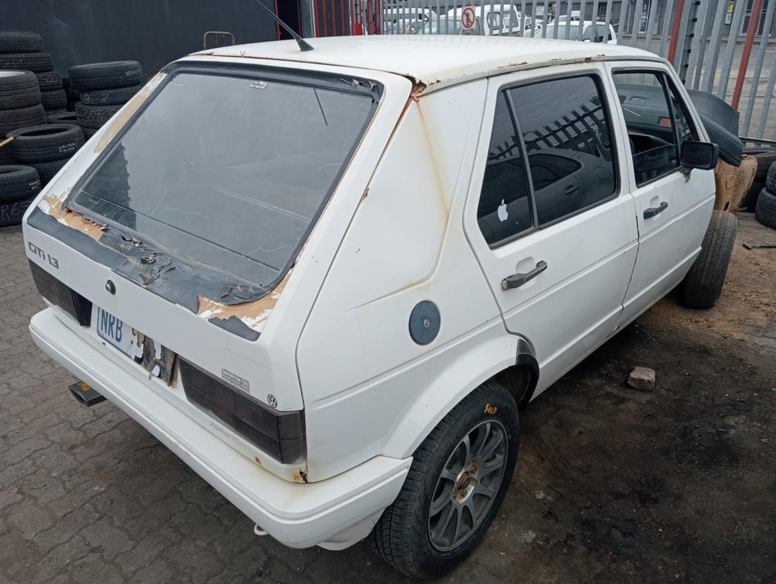 2002 VW Golf 1 1.3 - Stripping for Spares.