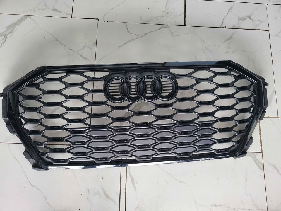 Audi Q3 Sline main grill for sale - Private Seller