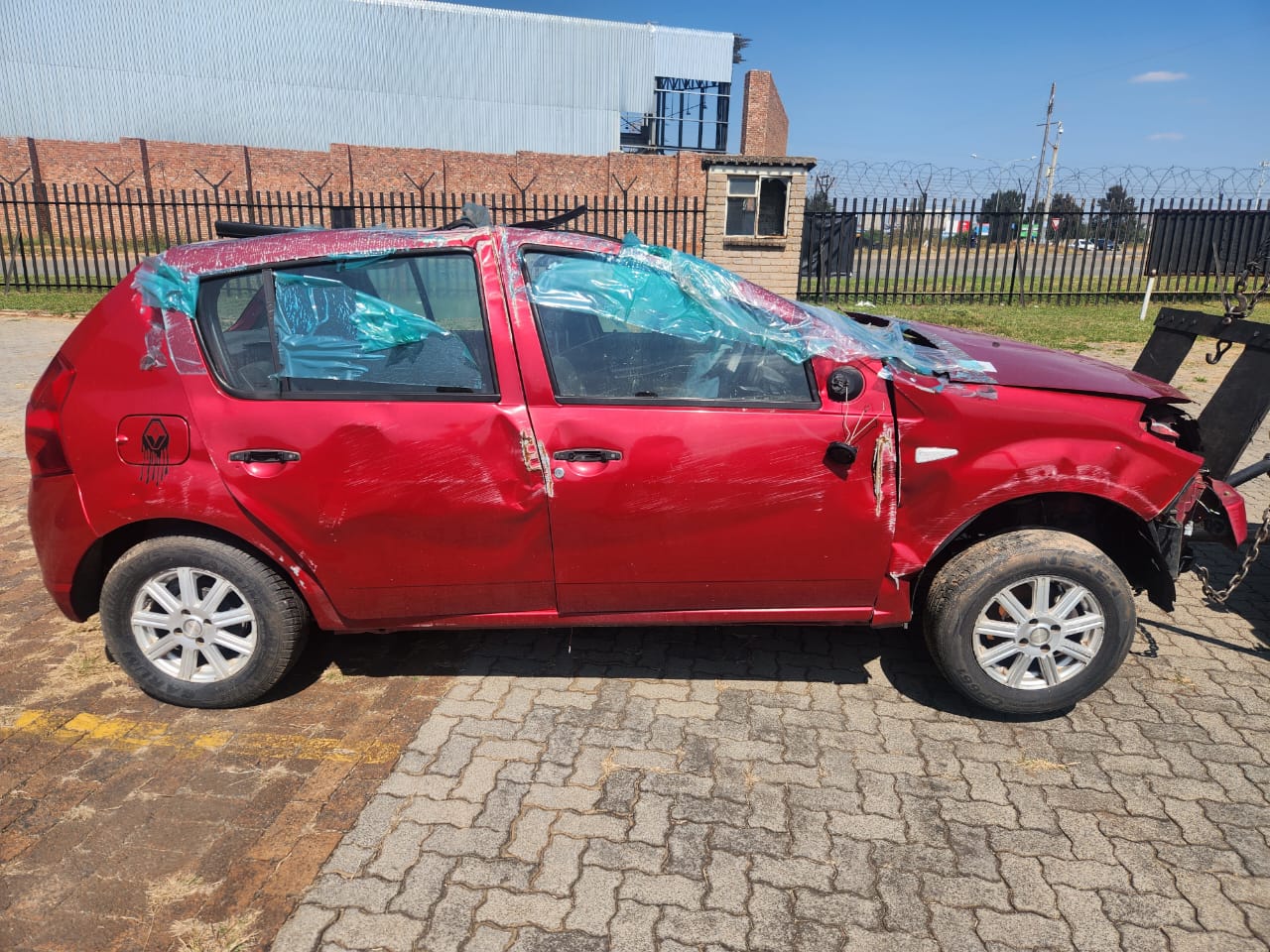 Accident Damaged Cars - Renault