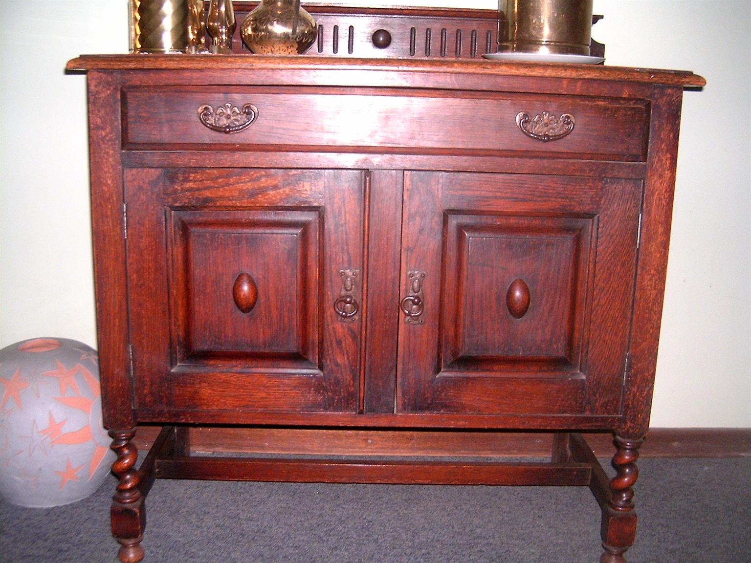 Due to space we have to sell this antique 1906 bedroom set.