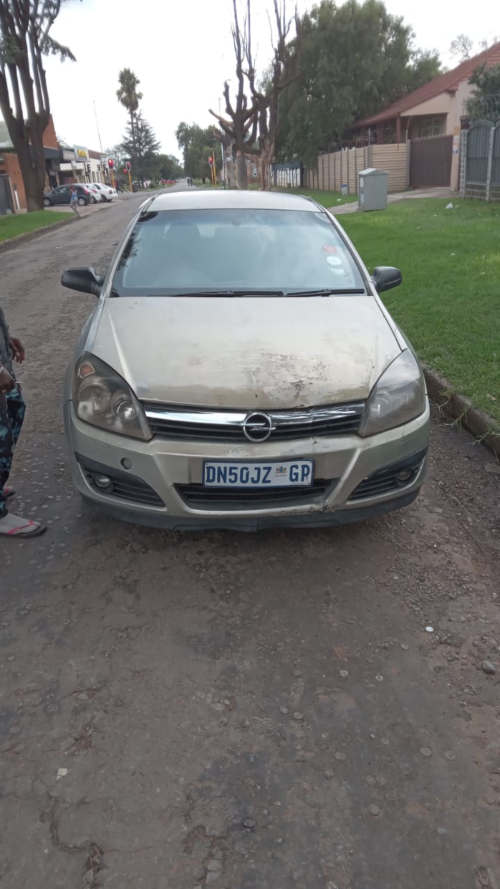 Opel astra 1.6. It is a 2009