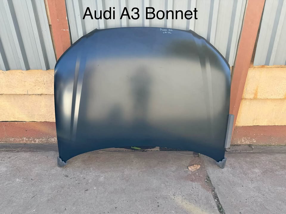Audi A3 Bonnet 8P Facelift - Private Seller Audi A3 Bonnet 8P Facelift - Private Seller