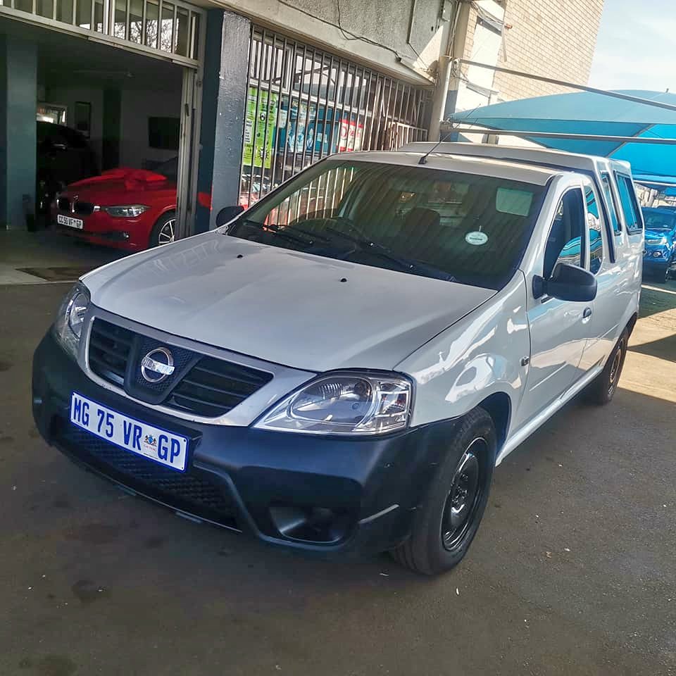 2018 NISSAN NP200 1.6 83 000KM MANUEL PETROL WHITE COLOR PRICE