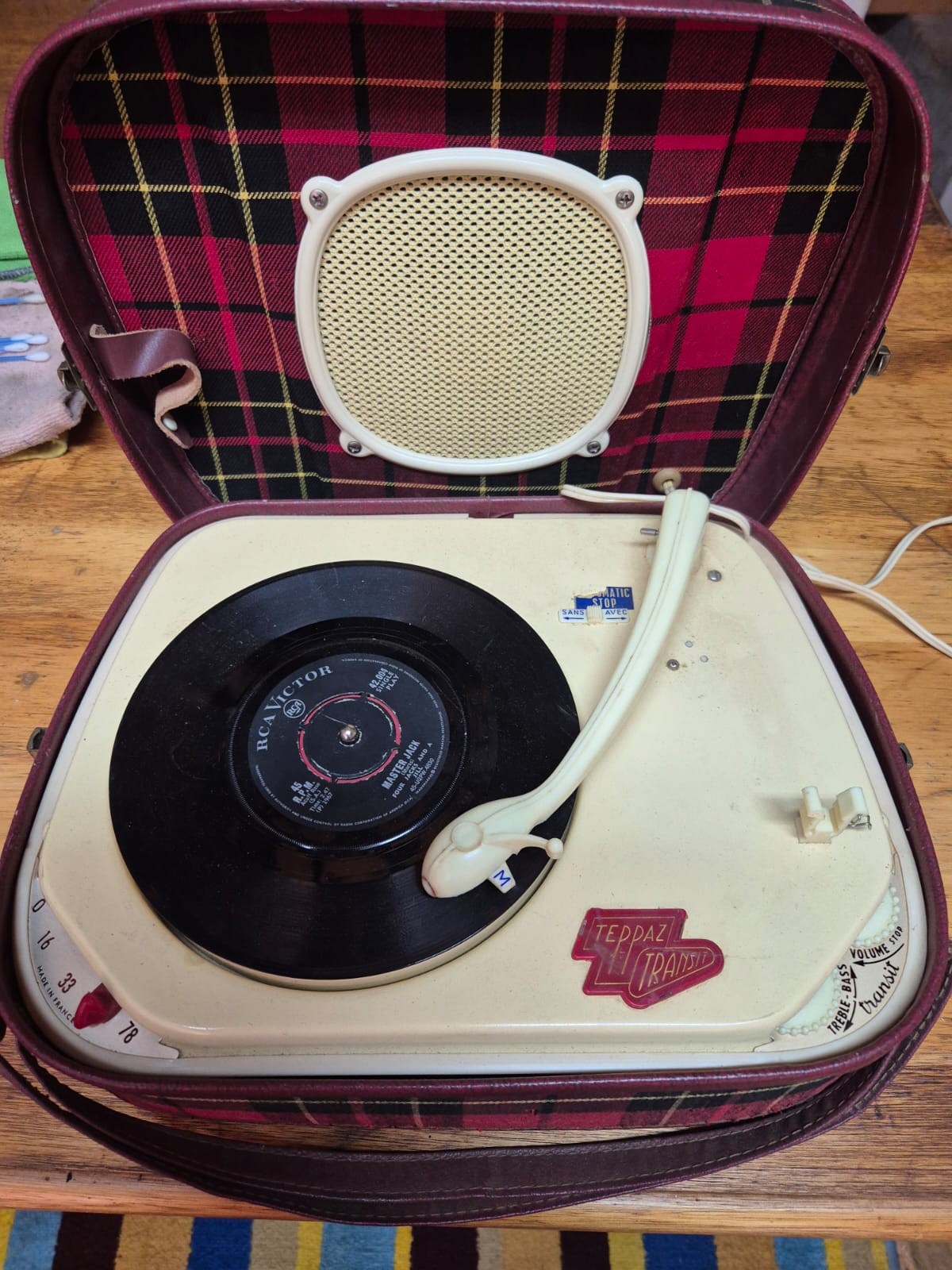 Record Player (Negotiable) Record Player (Negotiable)