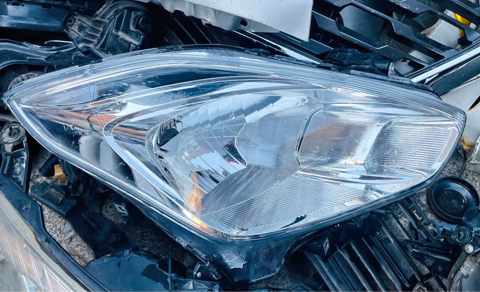 Suzuki Swift headlight