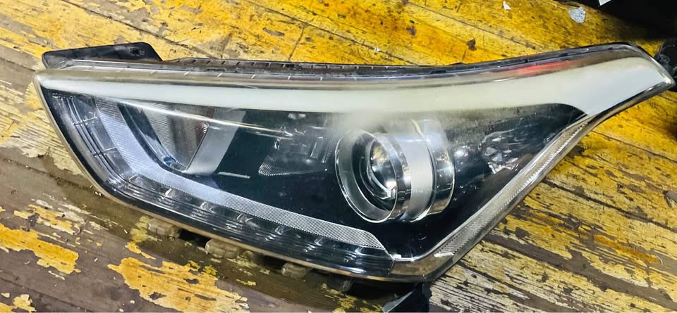 Hyundai Creta headlight 2016 - Private Seller Hyundai Creta headlight 2016 - Private Seller