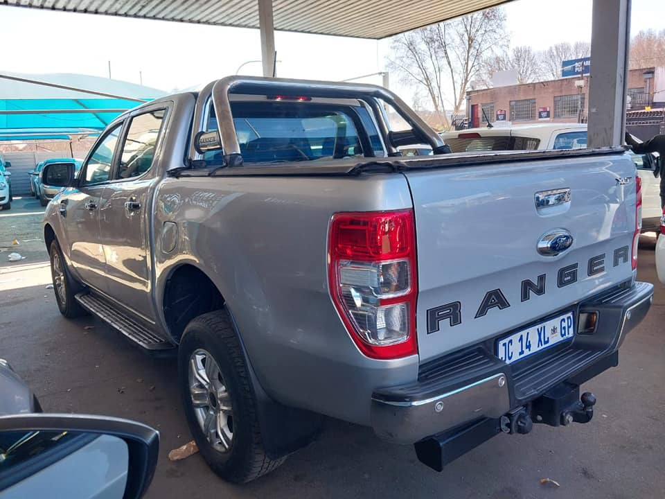 2017 FORD RANGER 3.2 DOUBLE CAB 85 000KM AUTOMATIC DIESEL SILVER COLOR