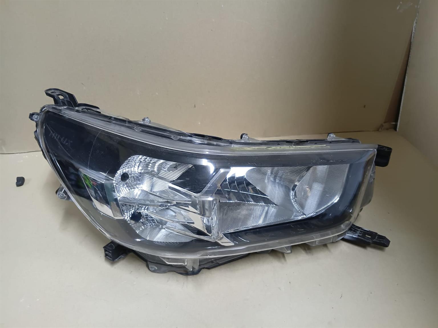 2021-2023 TOYOTA HILUX GD6 RIGHT SIDE HEADLIGHT FOR SALE - Private Seller 2021-2023 TOYOTA HILUX GD6 RIGHT SIDE HEADLIGHT FOR SALE - Private Seller