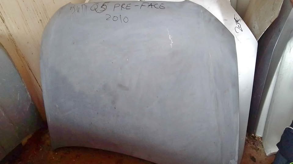 AUDI Q5 bonnet - Private Seller AUDI Q5 bonnet - Private Seller