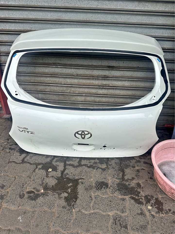 Toyota vitz tailgate bootlid - Private Seller Toyota vitz tailgate bootlid - Private Seller