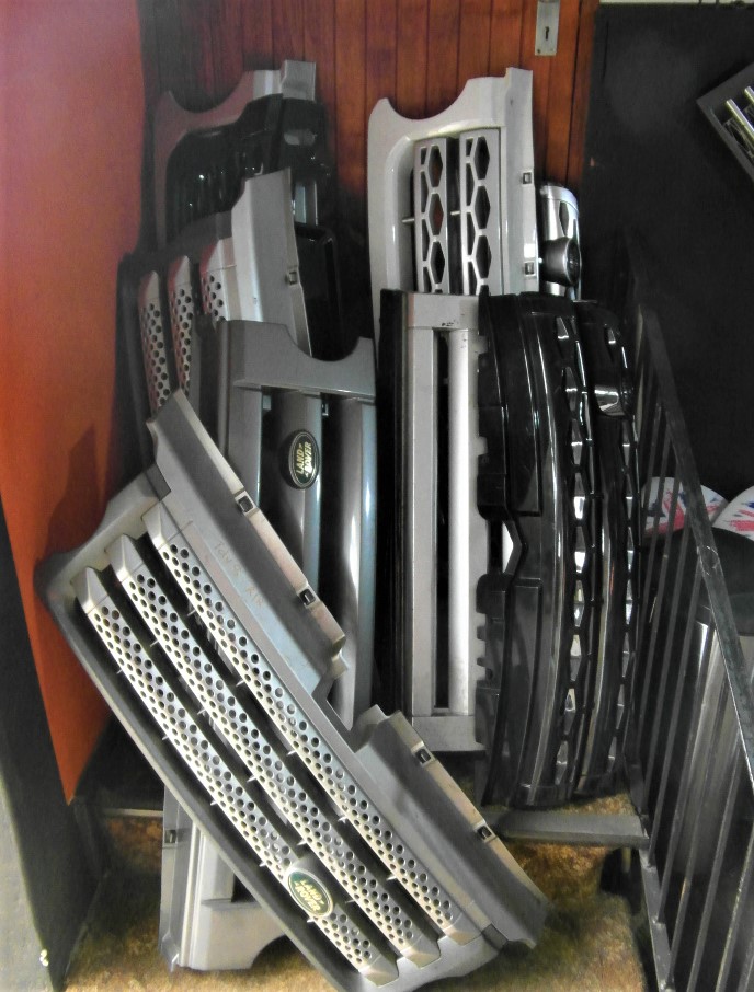 Assorted Land Rover Grills for sale  AUTO EZI