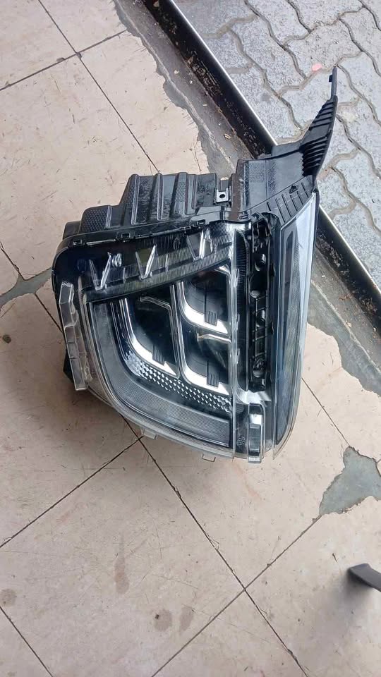 Hyundai creta headlight - Private Seller Hyundai creta headlight - Private Seller