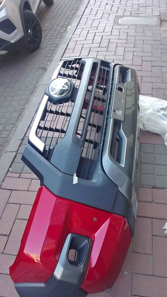 Toyota HILUX GD6 complete bumper - Private Seller