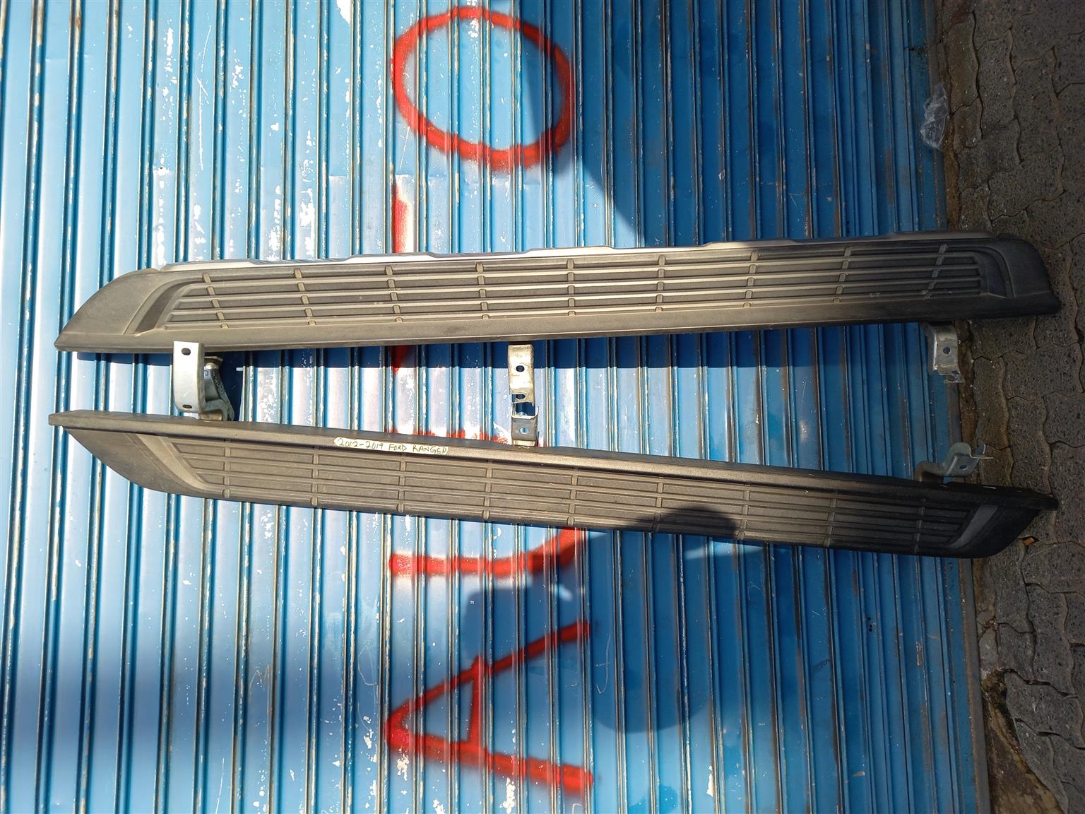 Toyota Hilux GD6 Sidestep (2016 - 2020) - Private Seller