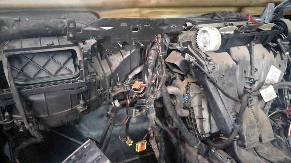 VW golf 5 2.0 TDI heater box