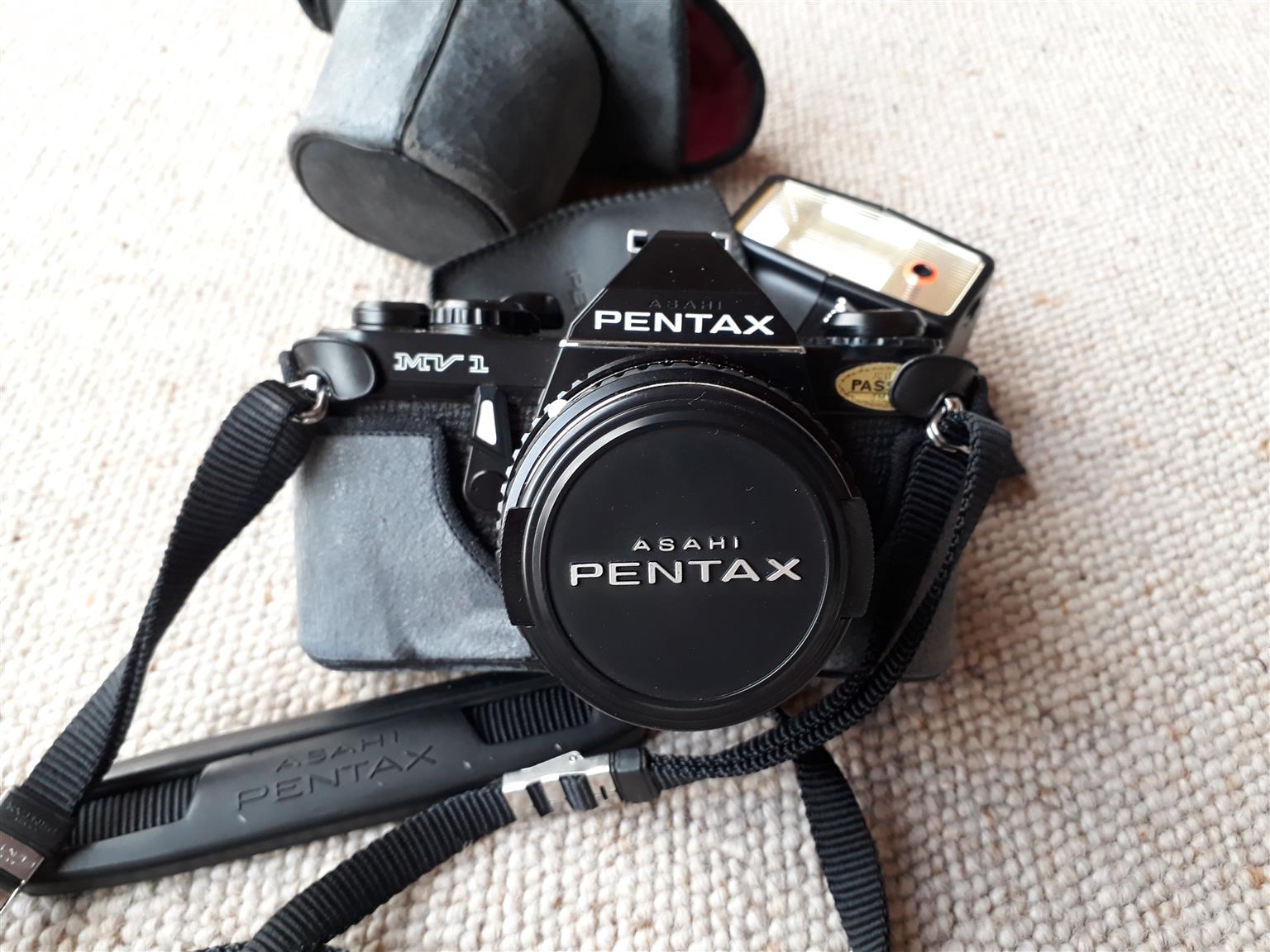 Pentax Asahi camera with flash and carry case Pentax Asahi camera with flash and carry case