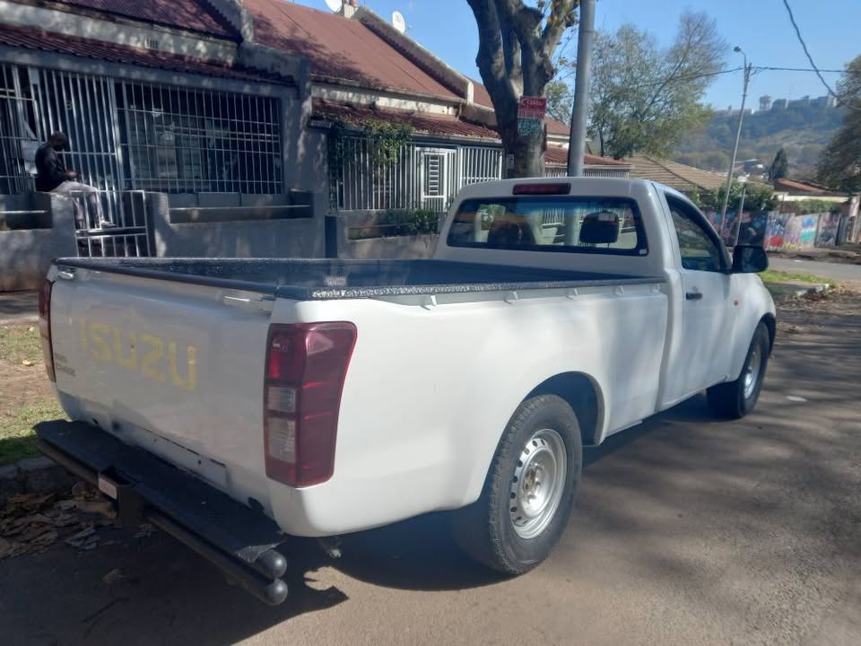 2019 ISUZU KB250 DMAX SINGLE CAB DIESEL, MANUAL, WHITE, 77000KMS