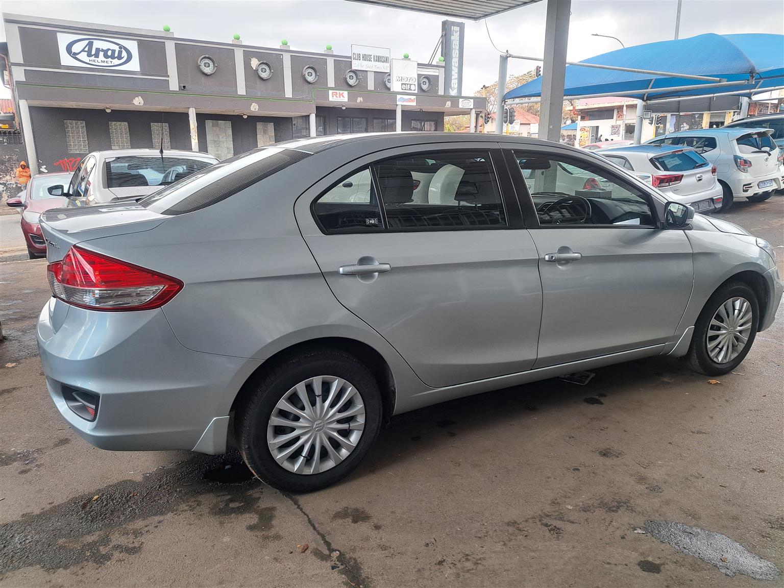SUZUKI 1.5 SEDAN