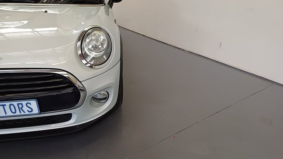 2017 MINI COOPER 5dr A/T (XS52)