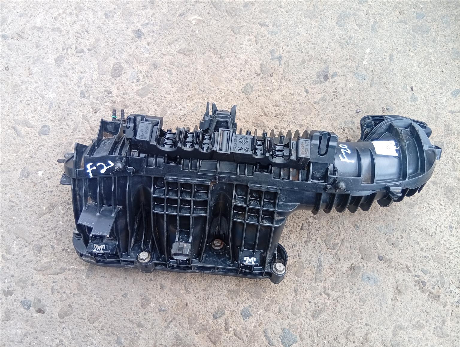 2012-2016 BMW 1 series 1.5L F20 intake manifold - Private Seller 2012-2016 BMW 1 series 1.5L F20 intake manifold - Private Seller