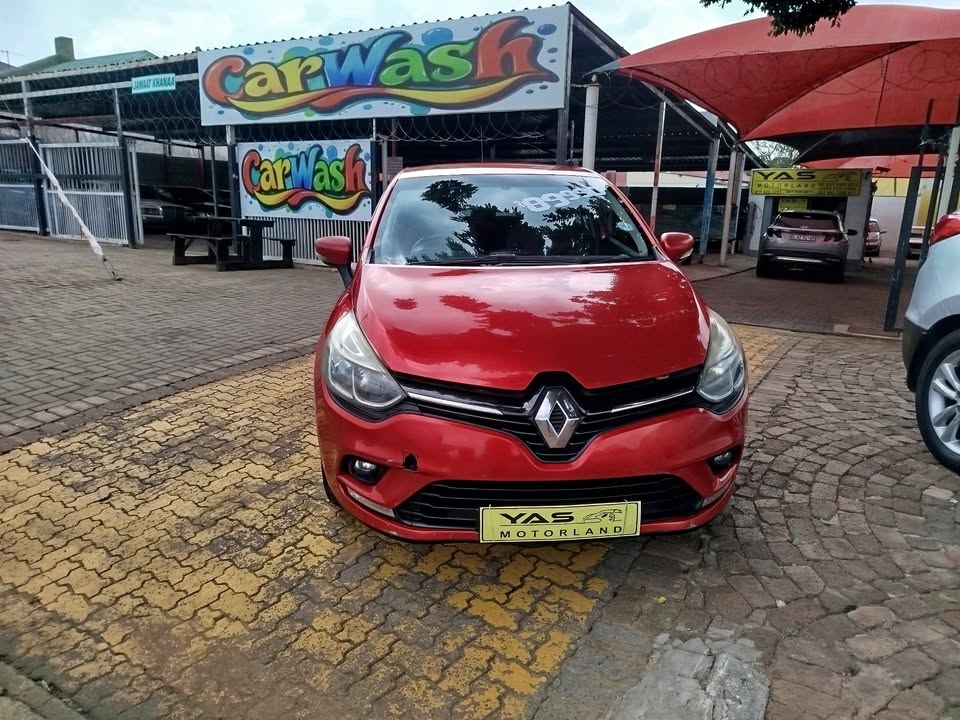 Used 2017 Renault Clio 1.4 Expression 5-door - Private Seller Used 2017 Renault Clio 1.4 Expression 5-door - Private Seller