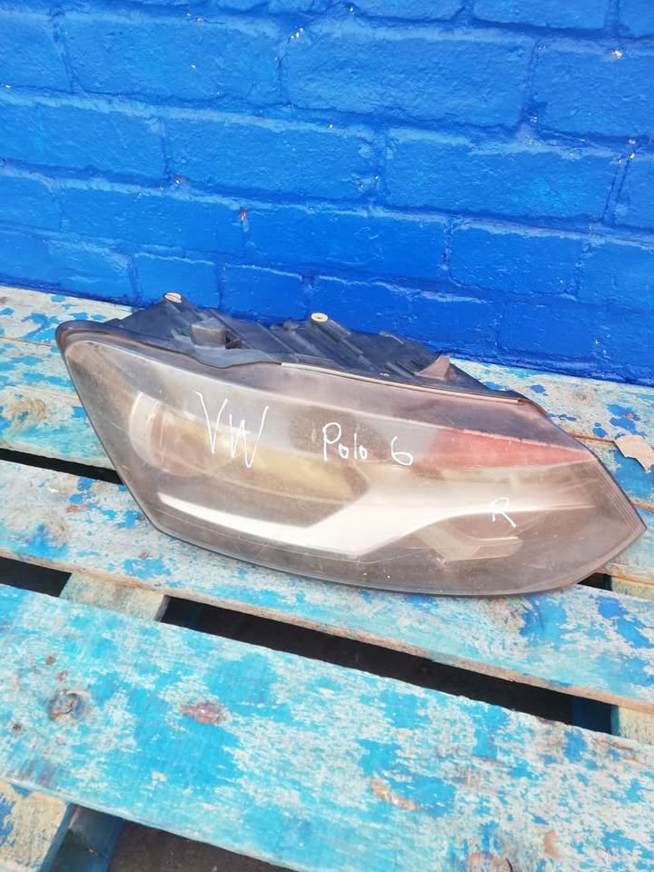 VW 6 HEADLIGHT RIGHT FOR SALE
