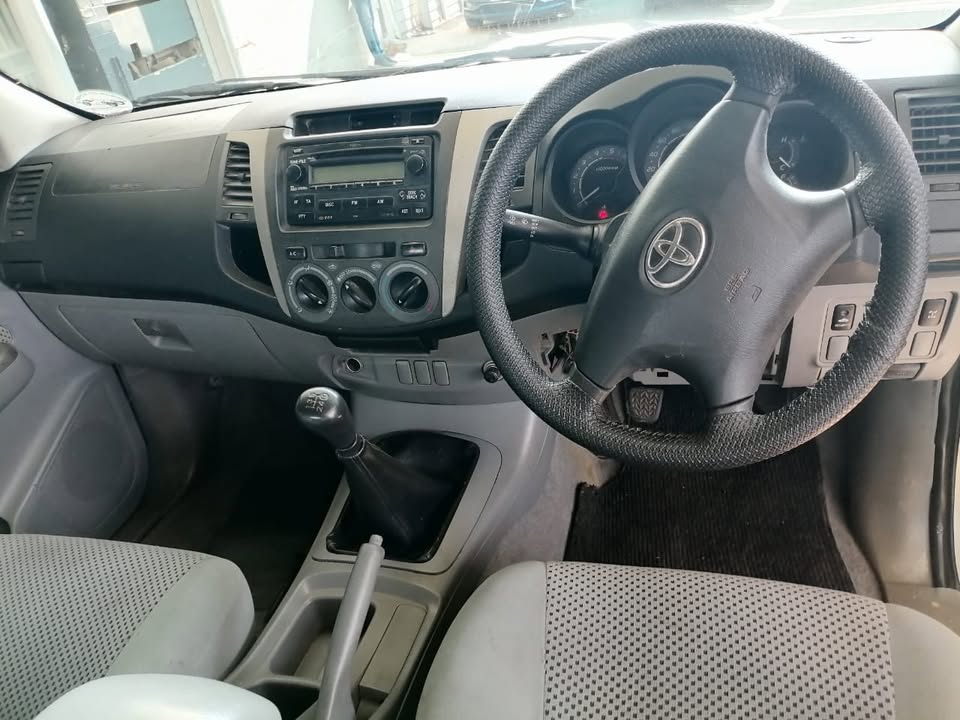 2008 TOYOTA HILUX 3.0D4D DOUBLE CAB MANUAL